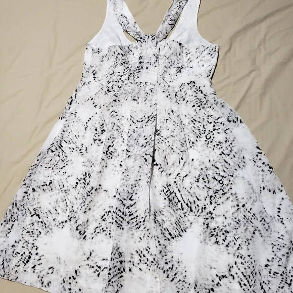 Jessica Simpson flowy summer dress - Picture 2 of 8